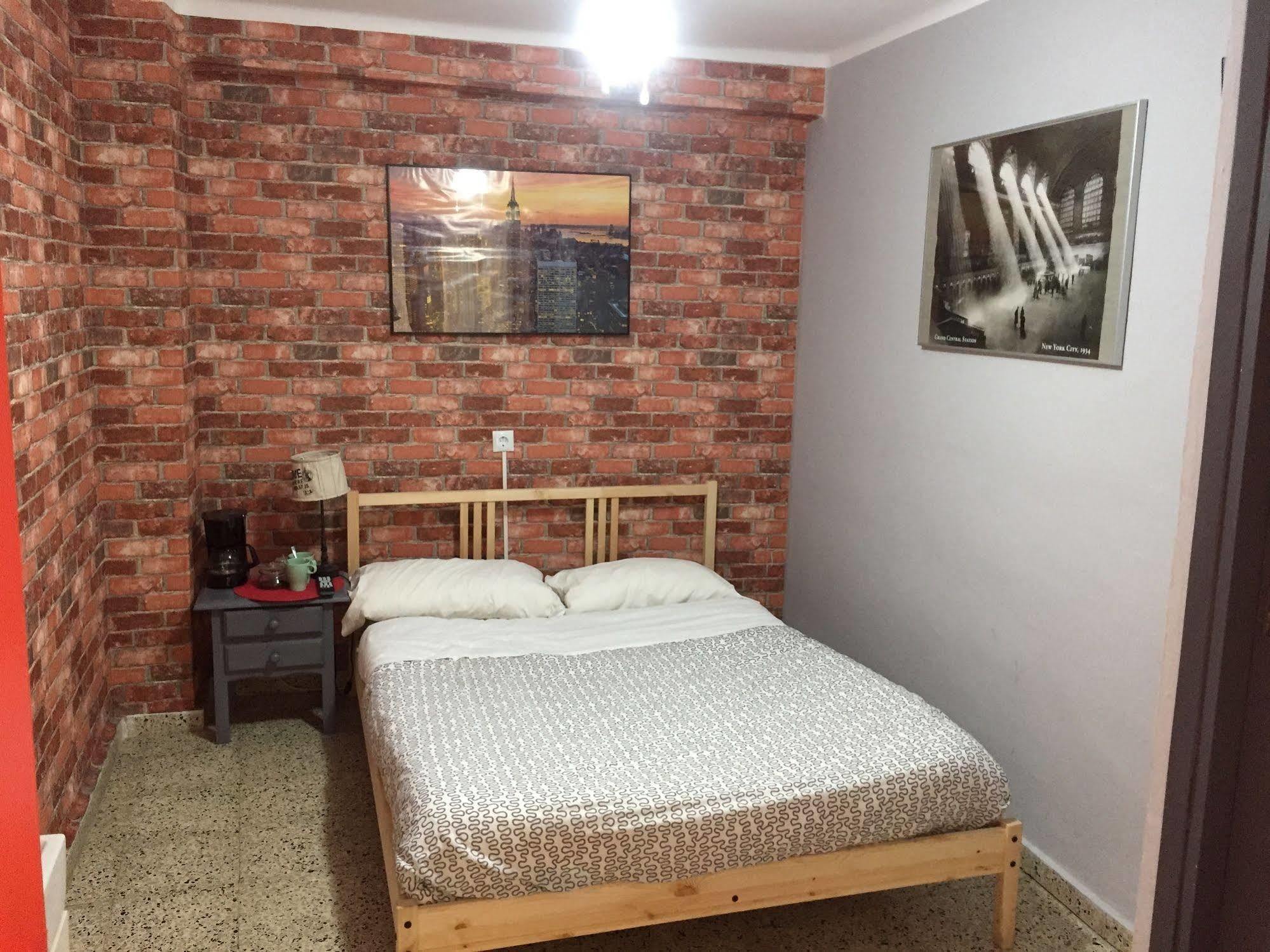 Hostal The Monkey Room Marbella Eksteriør bilde